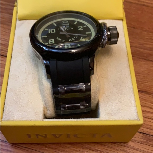 100 percent authentic brand new invicta divers - Picture 6 of 7